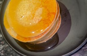 Fluffy Corn-Flavoured Pancakes: A Naturally Sweet Breakfast with Green Unison